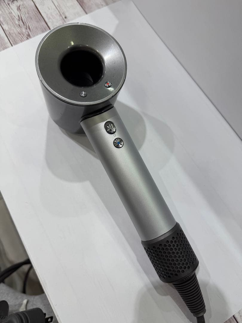ダイソン スーパーソニック ヘアドライヤー 【プロ】本体と付属品