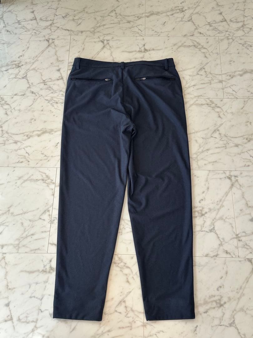 adidas 伊勢丹　セットアップ　アイコンスーツ