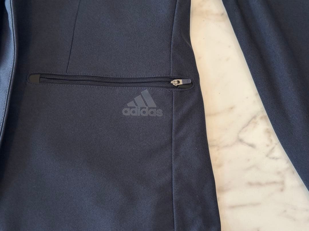 adidas 伊勢丹　セットアップ　アイコンスーツ