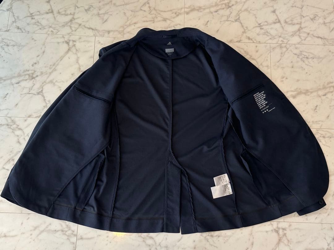 adidas 伊勢丹　セットアップ　アイコンスーツ