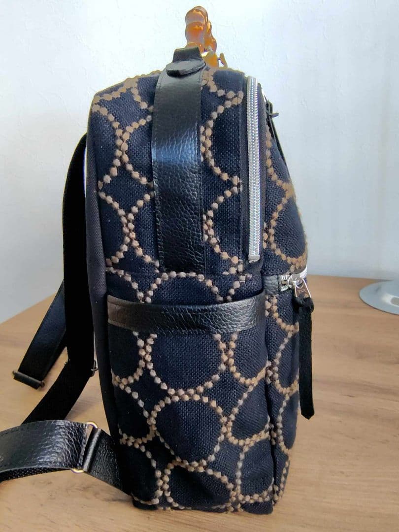 ミナペルホネン/タンバリンBK×カーキ/A4バンブーリュック本革黒