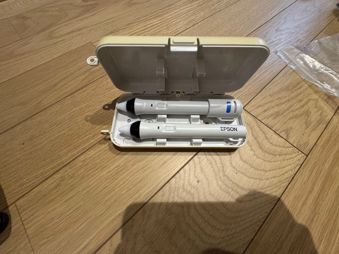 EPSON プロジェクター本体（EB-536WT）＆書画カメラ（ELPDC06）