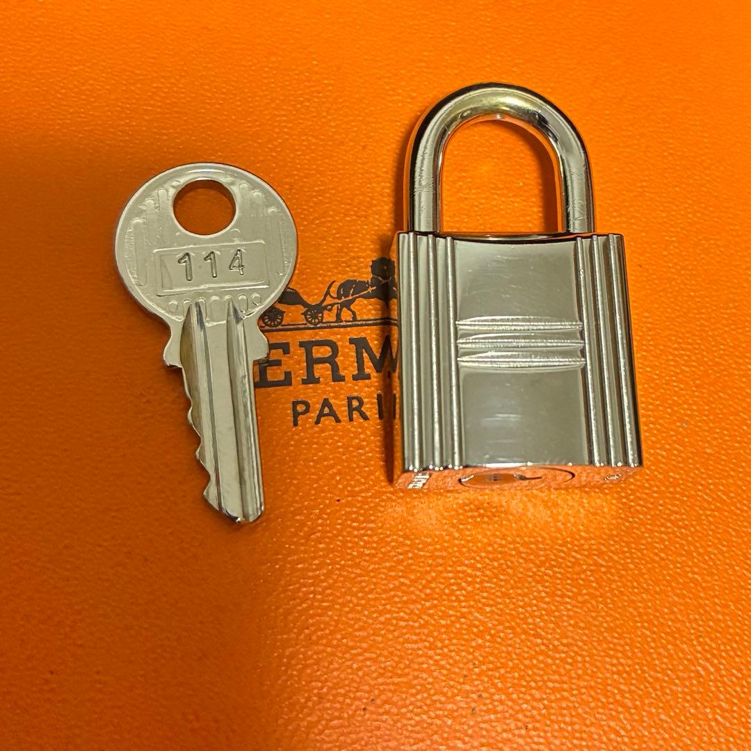 エルメス シルバー　カデナ　南京錠　パドロック　鍵　キー　NO114