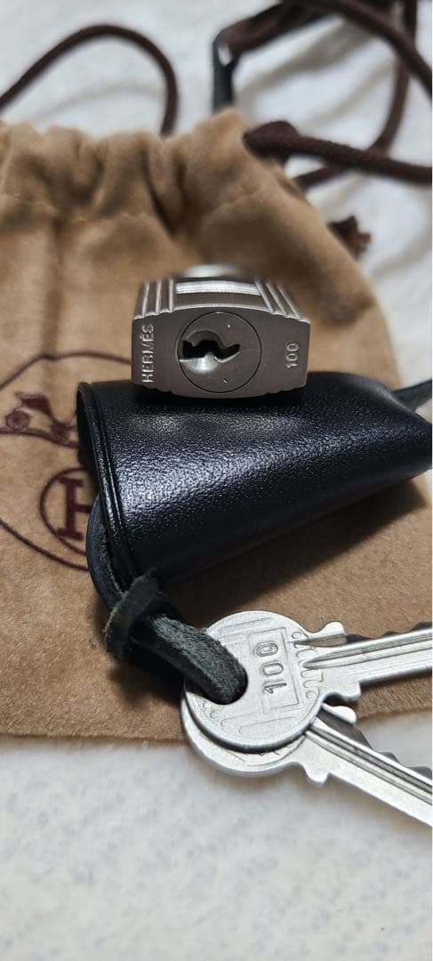 エルメス 南京錠 鍵2本付き シルバー