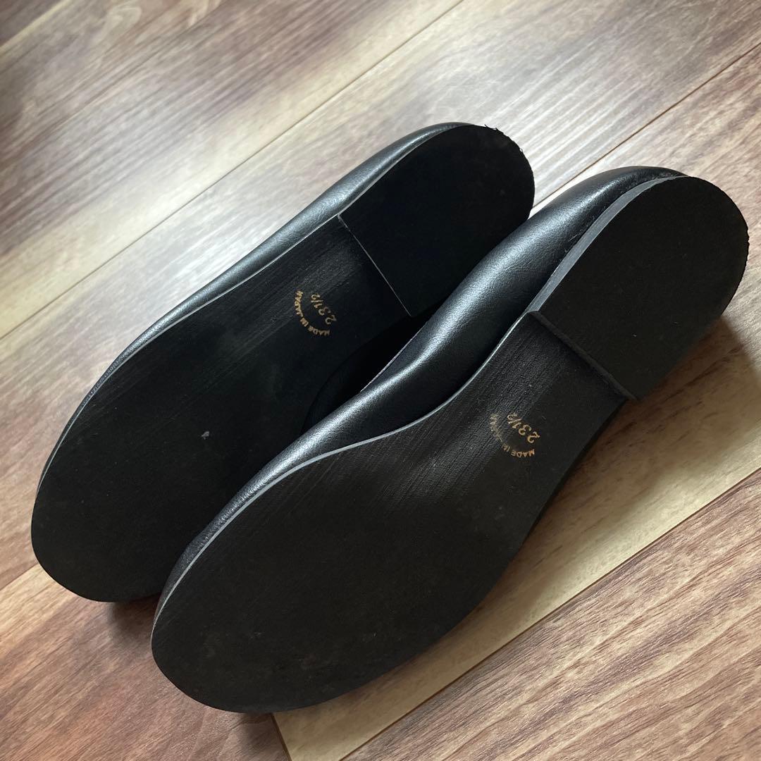 黒 リボン付き フラットシューズ　VIRINA 23.5