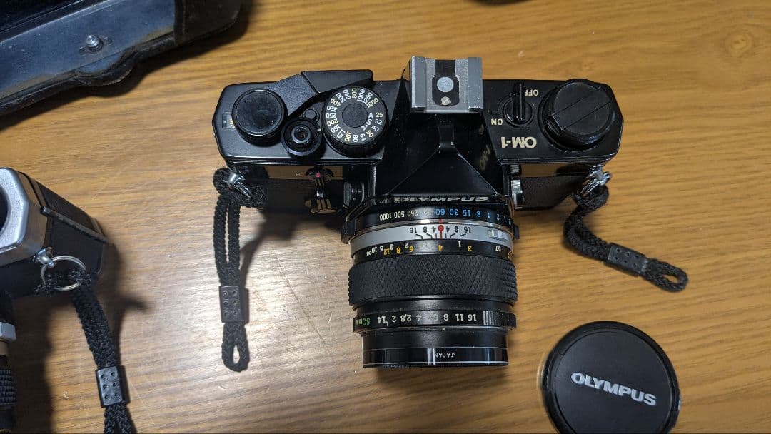OLYMPUS　OM-1　白黒２台セットで