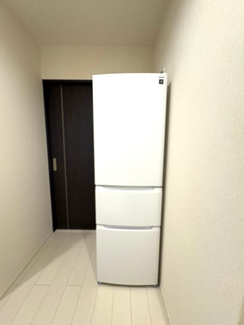 新品未使用　送料無料　2024年式　シャープSJ-PT32P-W 冷蔵