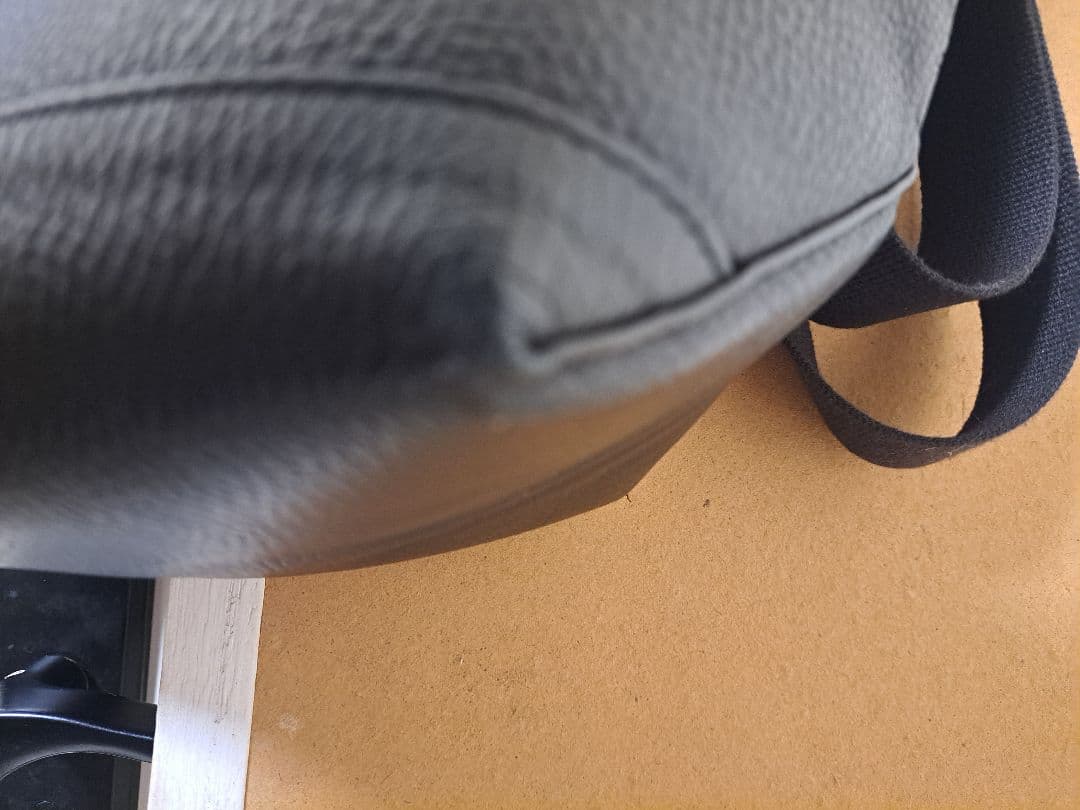 ヤングアンドオルセン　ブラックレザーバック