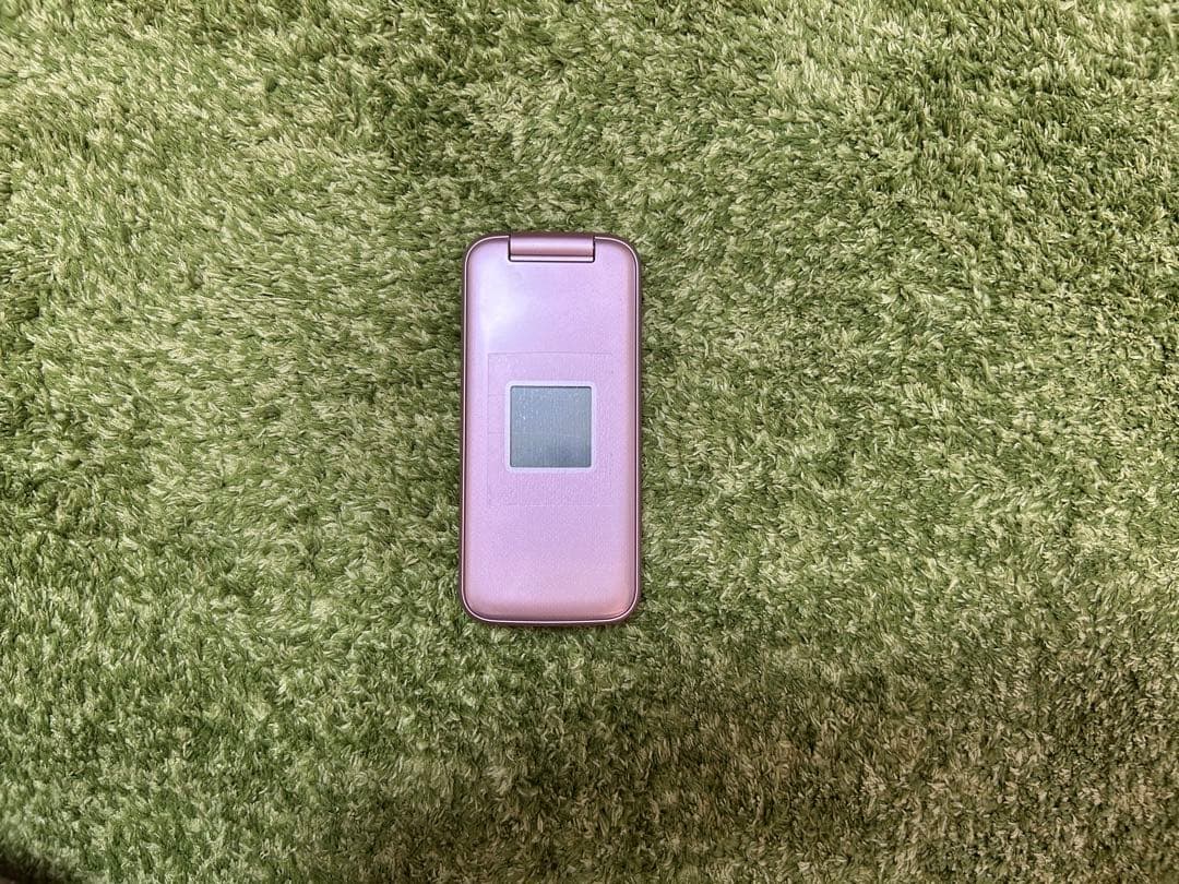 docomo F-01M ピンク 折りたたみ式