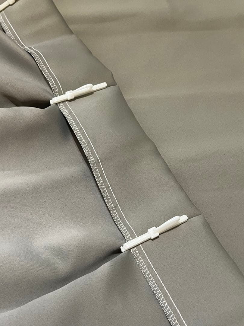 グレーの遮光カーテン 210×150cm 2枚組