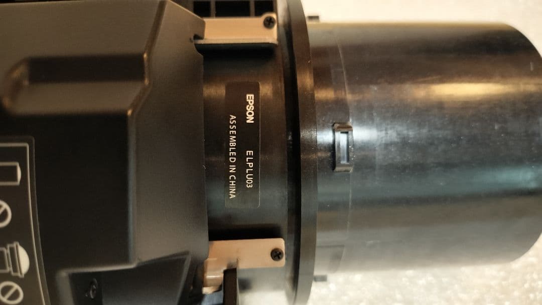 【年始特別価格】Epson ELPLU03 （超短焦点レンズ）定価30万〜