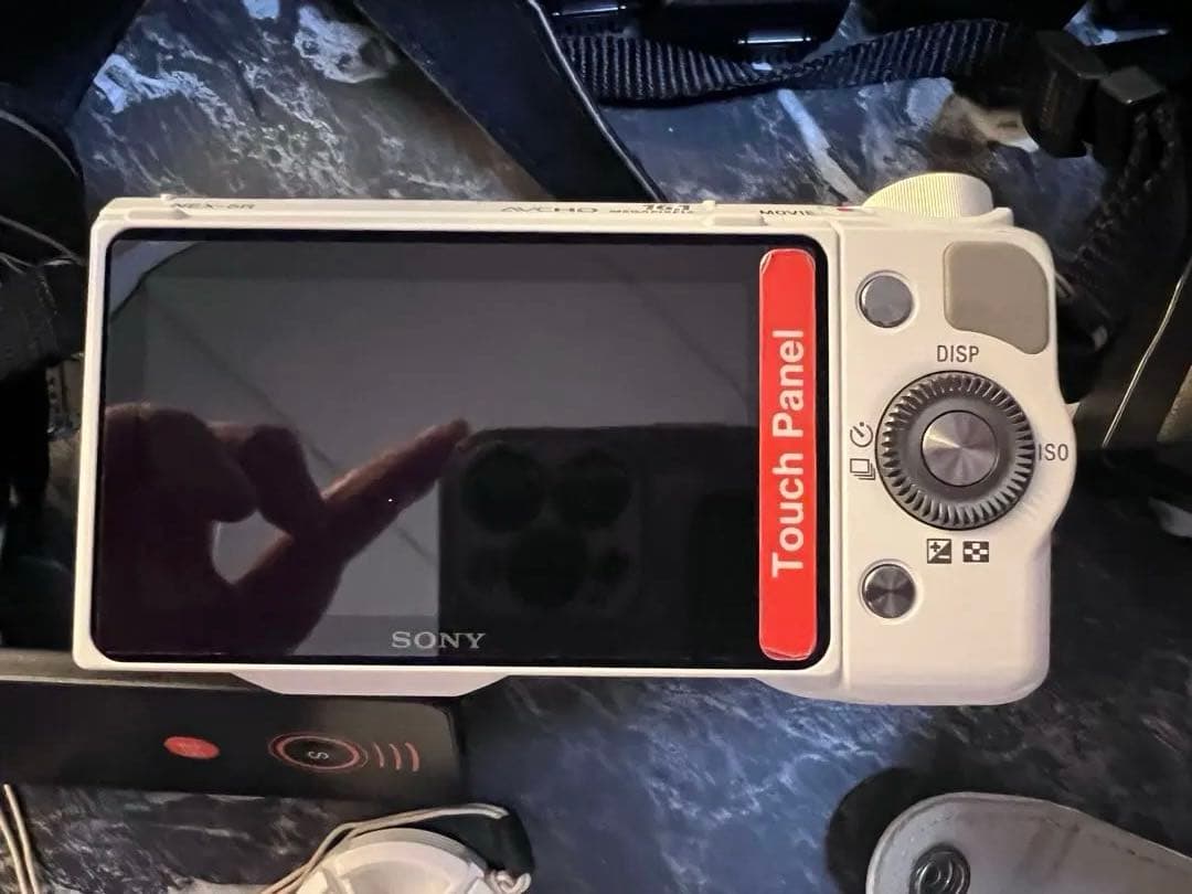 SONY NEX-5Rホワイト 一眼レフカメラ　バッテリー×4　自撮りスイッチ等