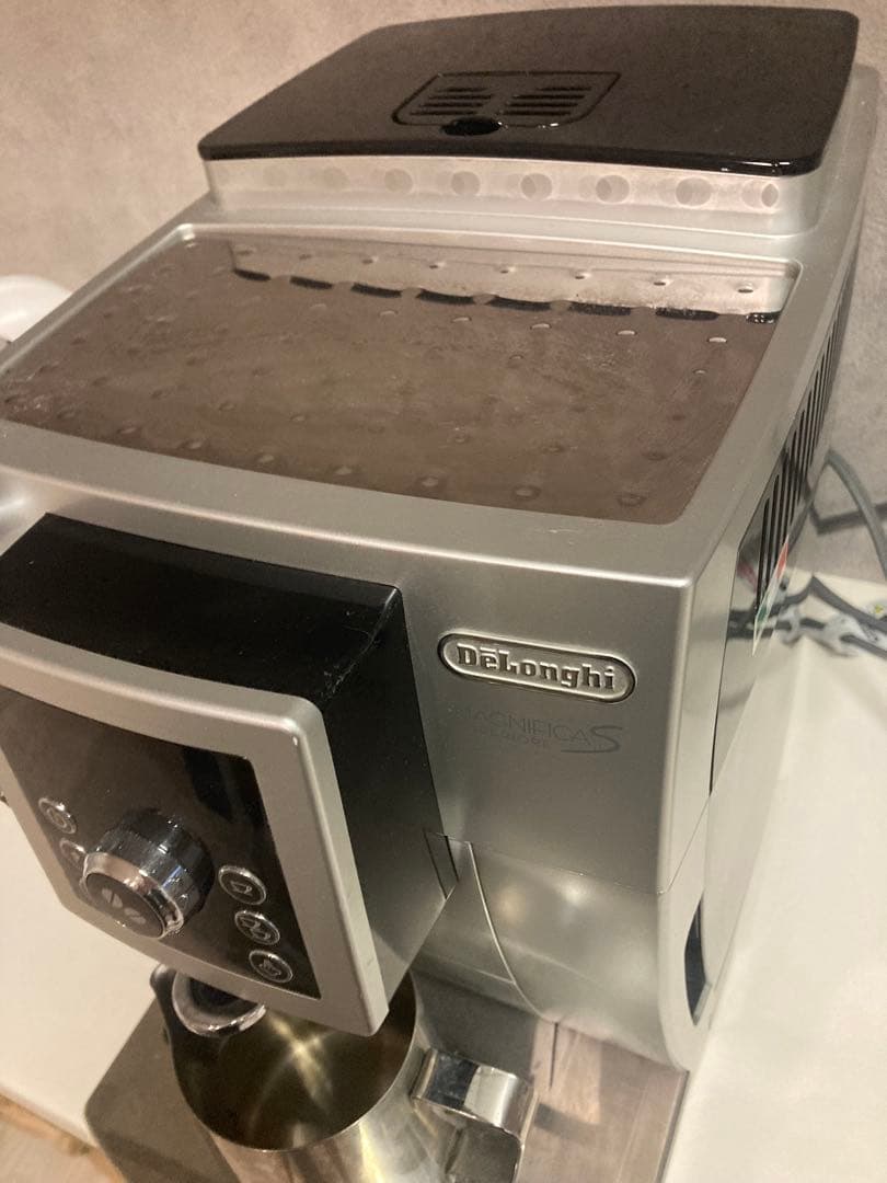 デロンギ・全自動コーヒーマシン　ECAM23420SBN