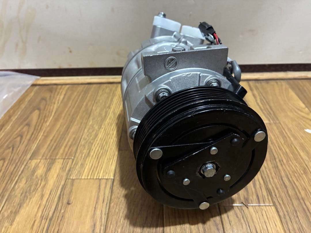 C25 C26 セレナ　エアコン コンプレッサー 92600-1VA1A