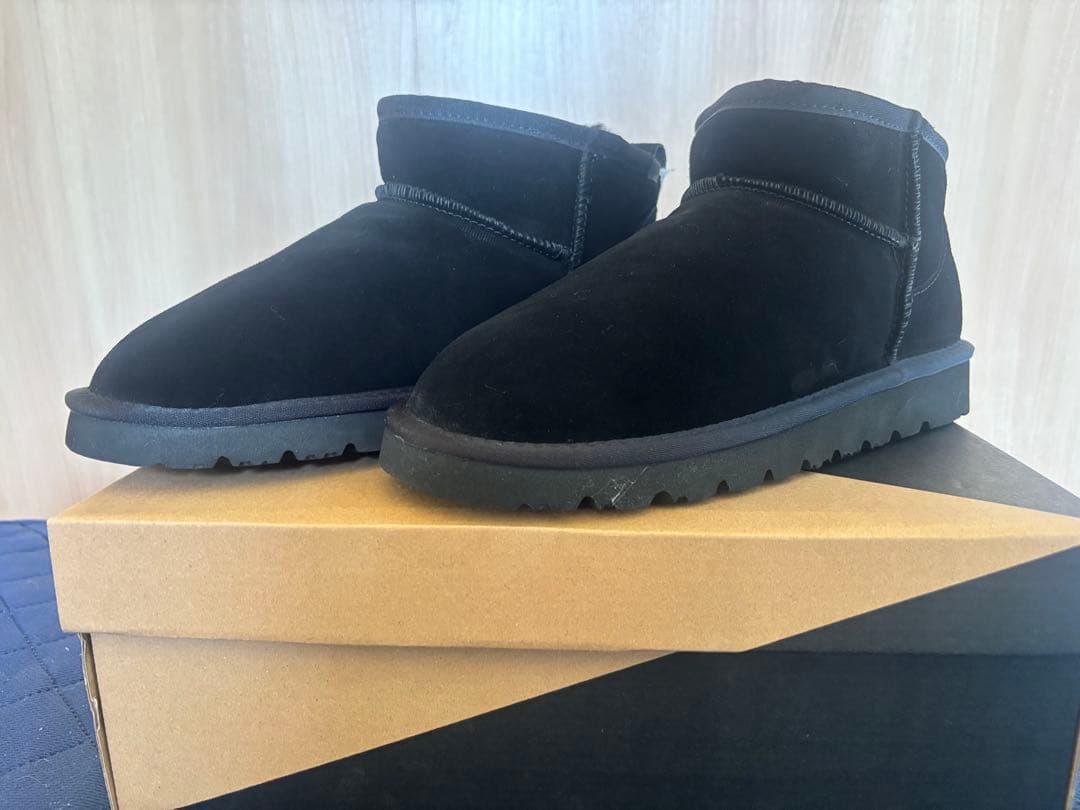 未使用　UGG クラシックウルトラミニ/ユニセックス　ブラック