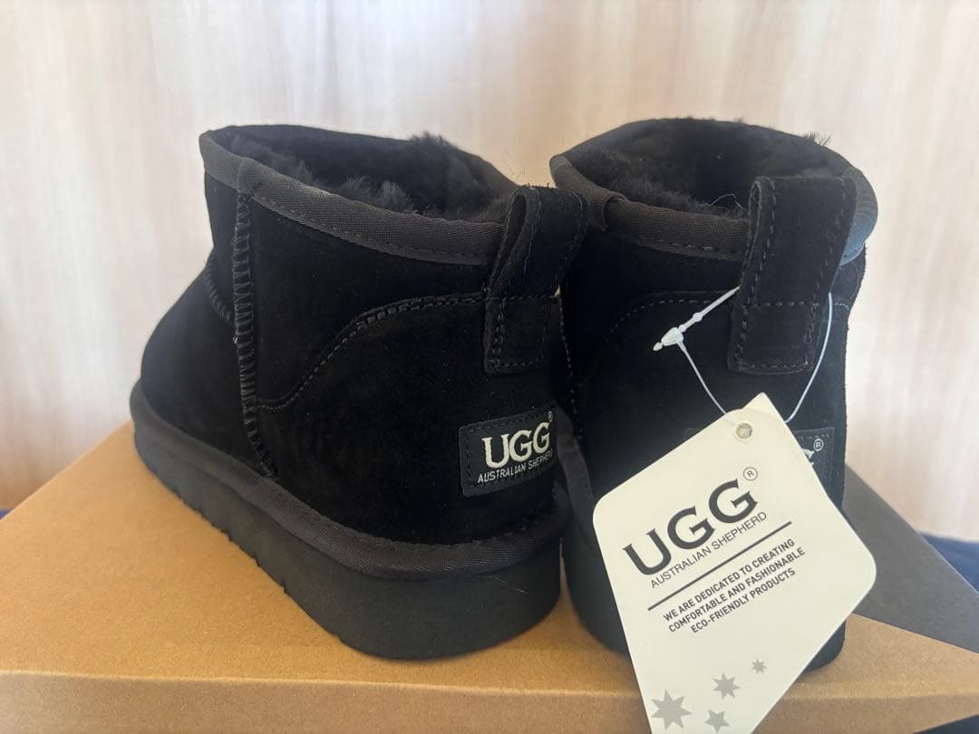 未使用　UGG クラシックウルトラミニ/ユニセックス　ブラック