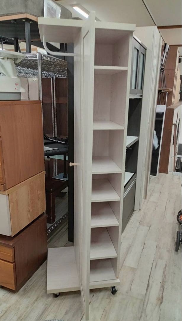 北九州市福岡市限定　ミラー付きキャビネット　衣類収納　キャスター付きで移動可能