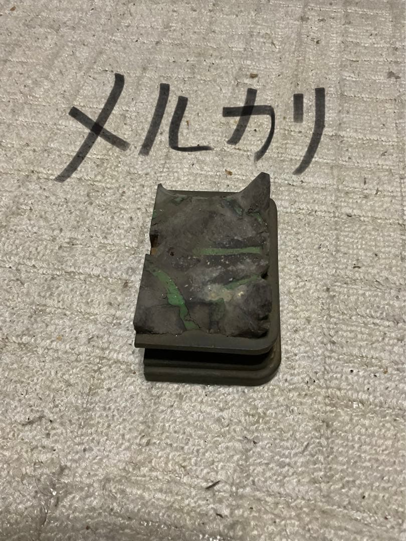 年代不明？／不動明王立像・木製。高さ／17センチ。【分離出来ます。年代物】。