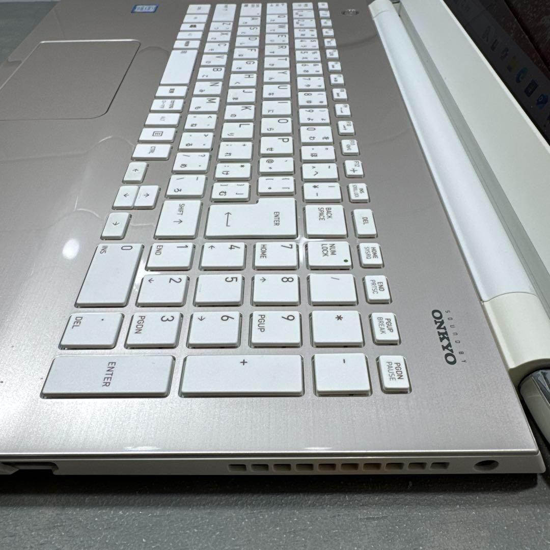【高性能】東芝サテンゴールド☘7世代i7☘メモリ16GB☘️SSD512GB