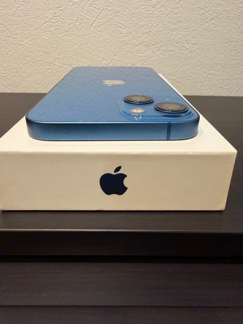 Apple iPhone アイフォン　スマホ本体　iPhone13 ケース付き