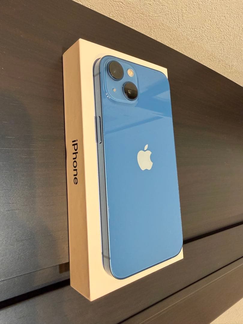 Apple iPhone アイフォン　スマホ本体　iPhone13 ケース付き