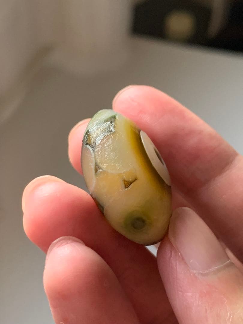 アラシャンゴビアゲート　蒙古瑪瑙　原石　水石　翡翠　オパール　根付　天珠 勾玉