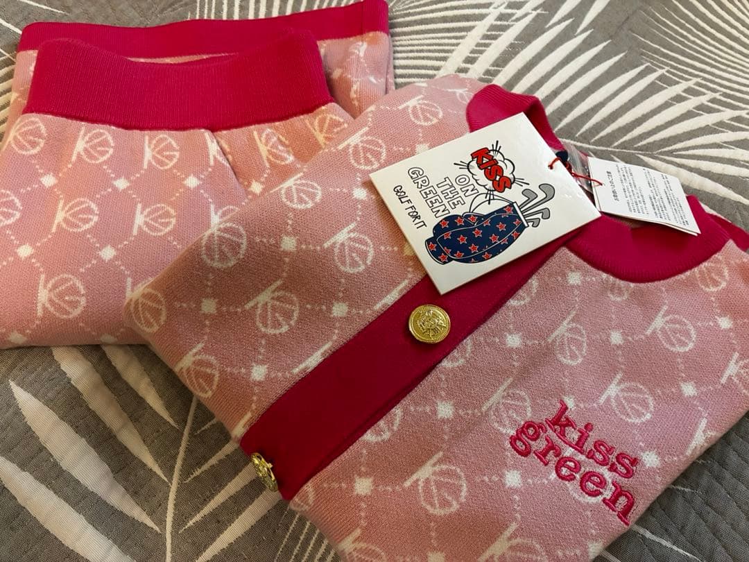 【新品】キスオンザグリーン　ニット上下セット