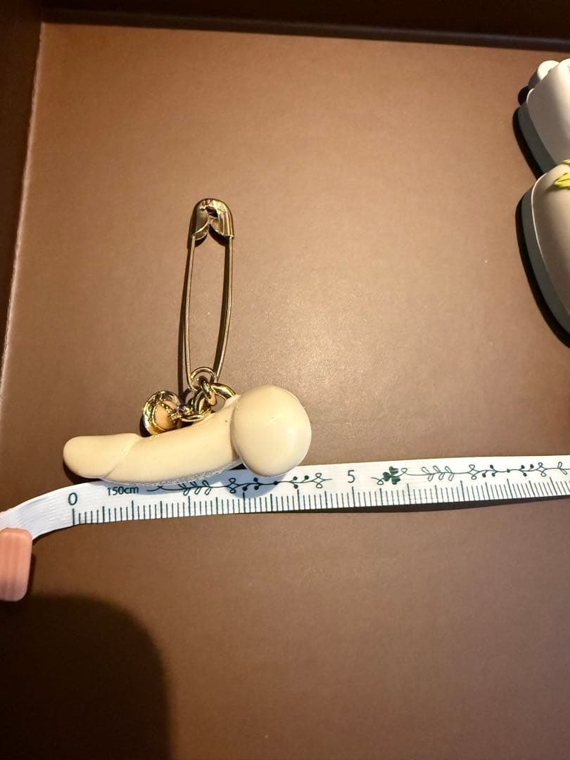 vivienne westwood ペニス オーブ ピンズ ブローチ