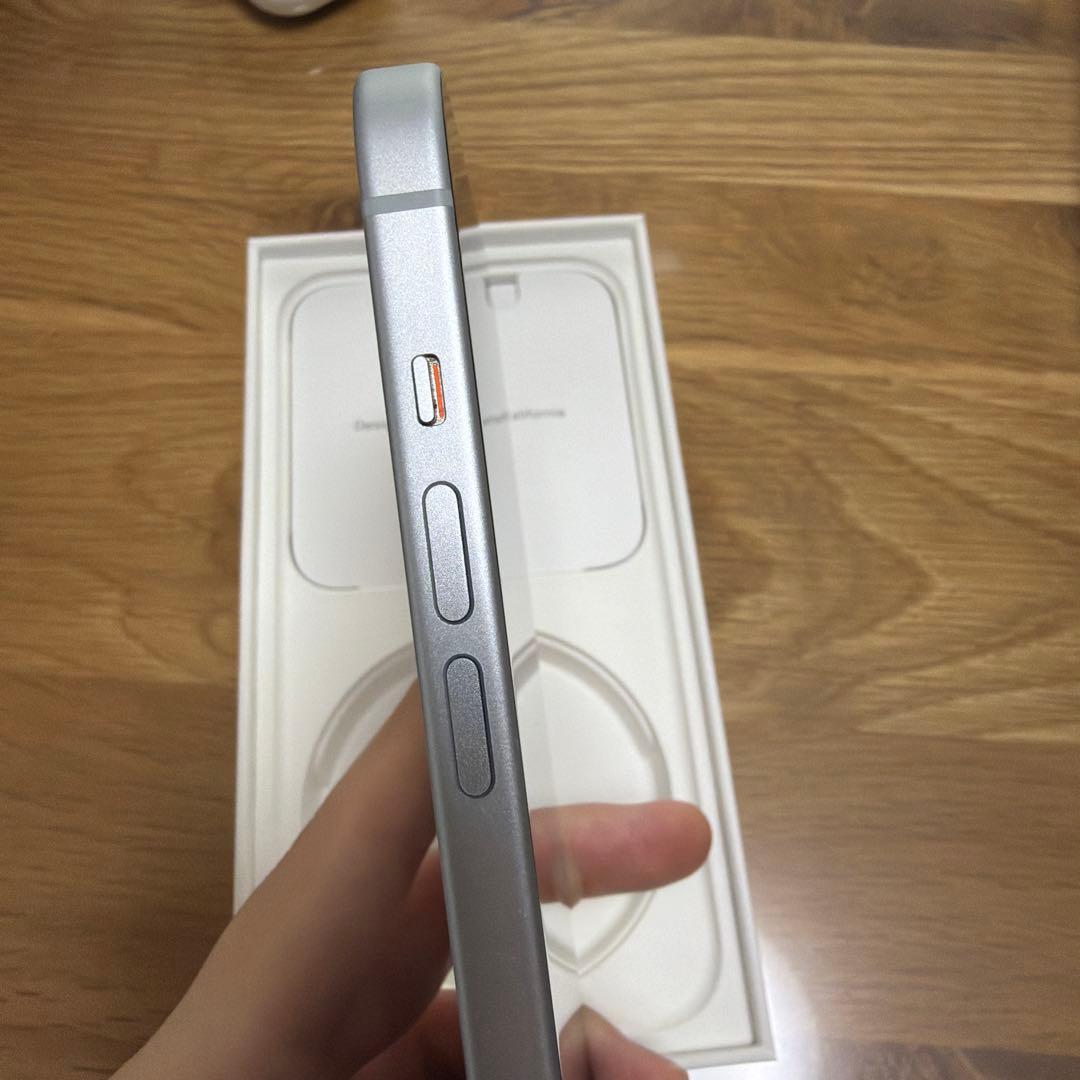 【美品】iPhone15 plus 256GB ブルー SIMフリー