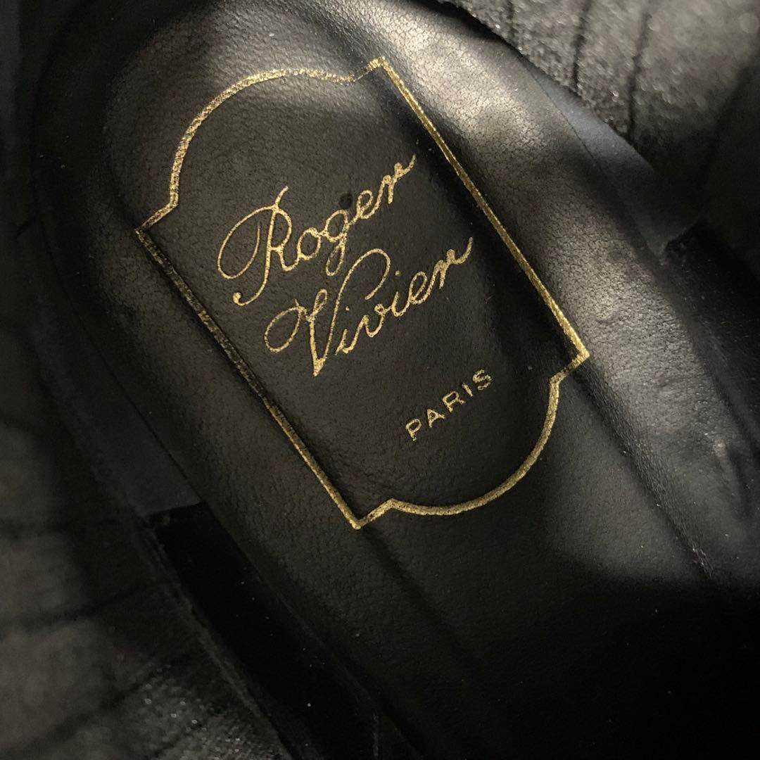 ロジェヴィヴィエ ヴィヴレンジャー パテント ストラスバックル ショートブーツ