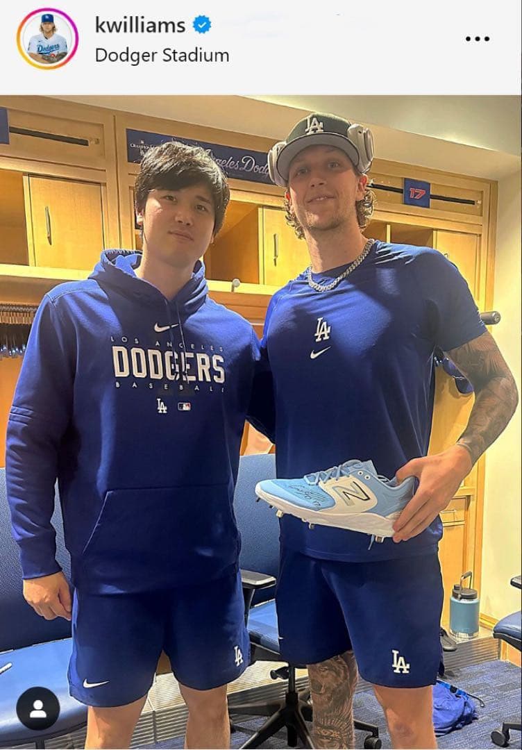 ドジャース パーカー Lサイズ 値段交渉あり