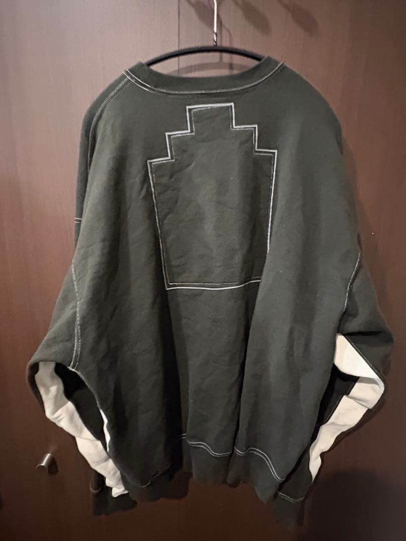 CAV EMPT クルーネックトレーナー 2023