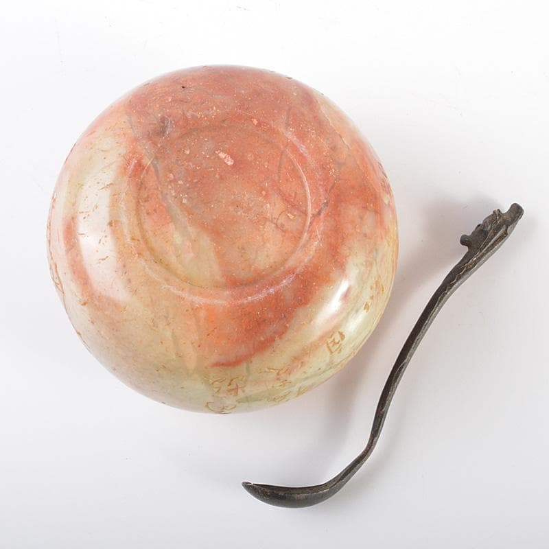 中国　玉石彫刻　山水漢詩刻　水孟　銅匙付　合わせ箱　M　R6515