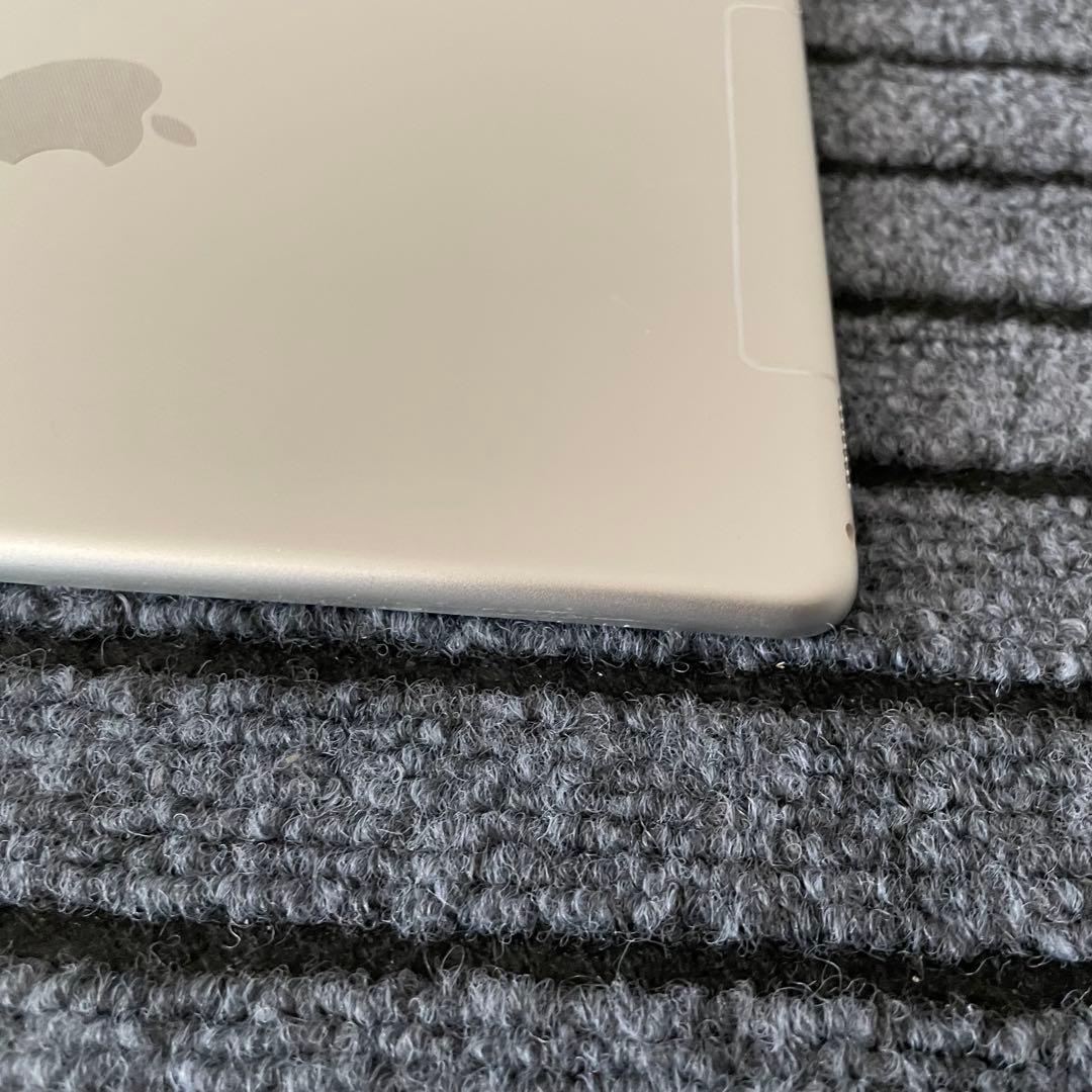 35【早い者勝ち】 iPad Pro 9.7 32GB Wi-Fiシルバー