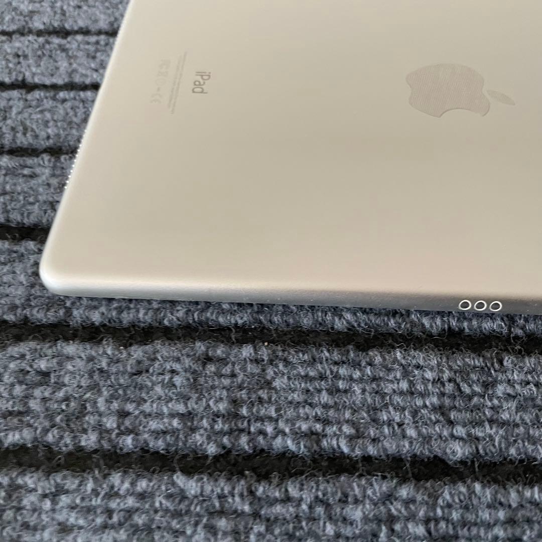35【早い者勝ち】 iPad Pro 9.7 32GB Wi-Fiシルバー