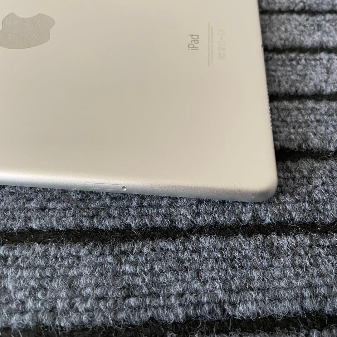 35【早い者勝ち】 iPad Pro 9.7 32GB Wi-Fiシルバー