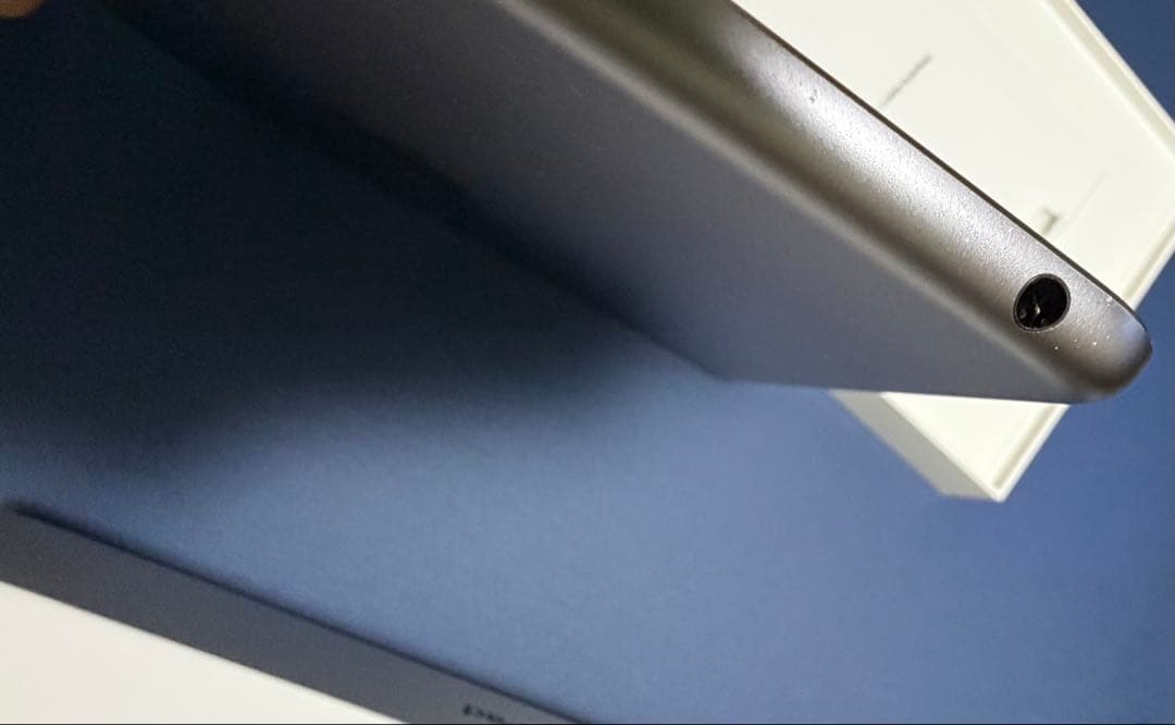 Apple iPad 第8世代 32GB SIMフリー ブラック　タブレット