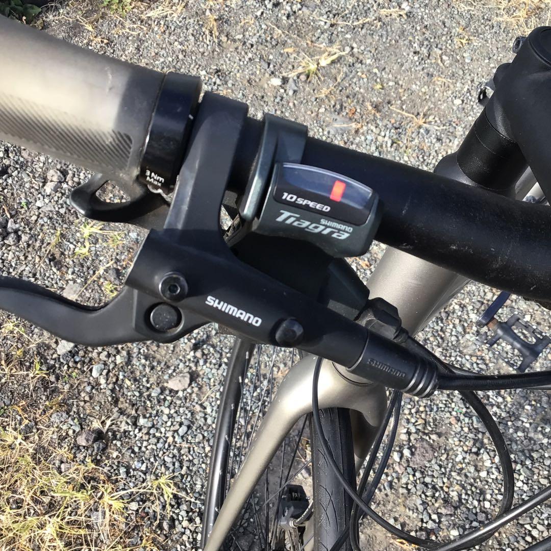 Trek FX 4 クロスバイク グレー