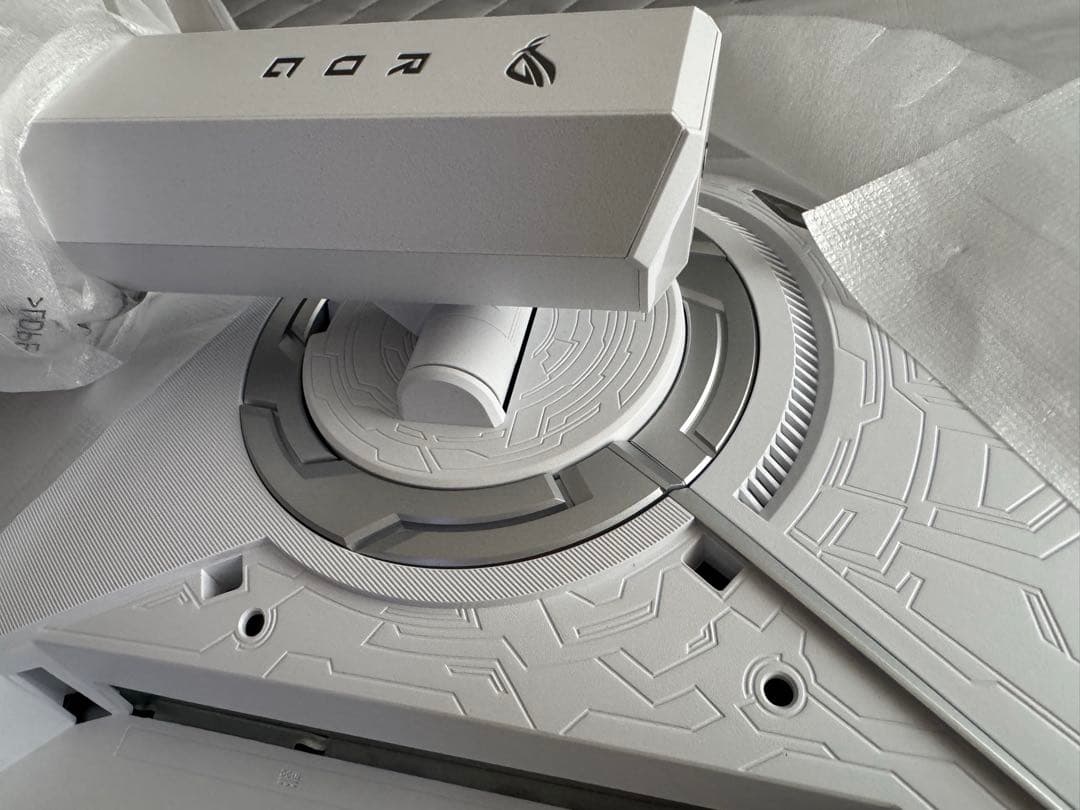 ASUS ROG STRIX XG27UCG-W 4K ゲーミングモニター