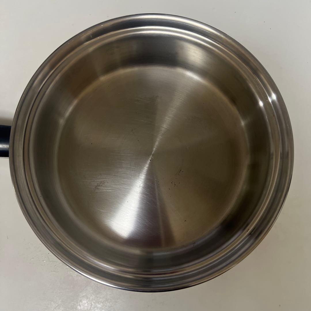 アムウェイクィーンシリーズ中フライパン内径約19cm、高さ（深さ）約6.0cm