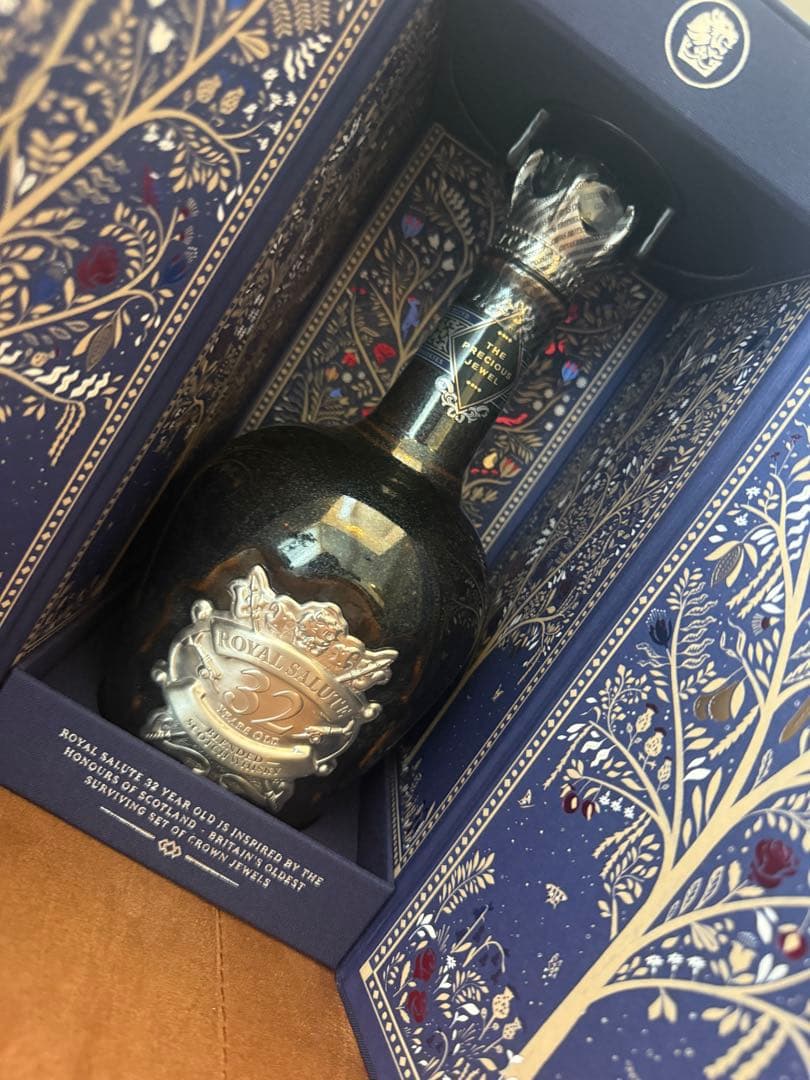 ウイスキー  SALUTE 32 Year Old