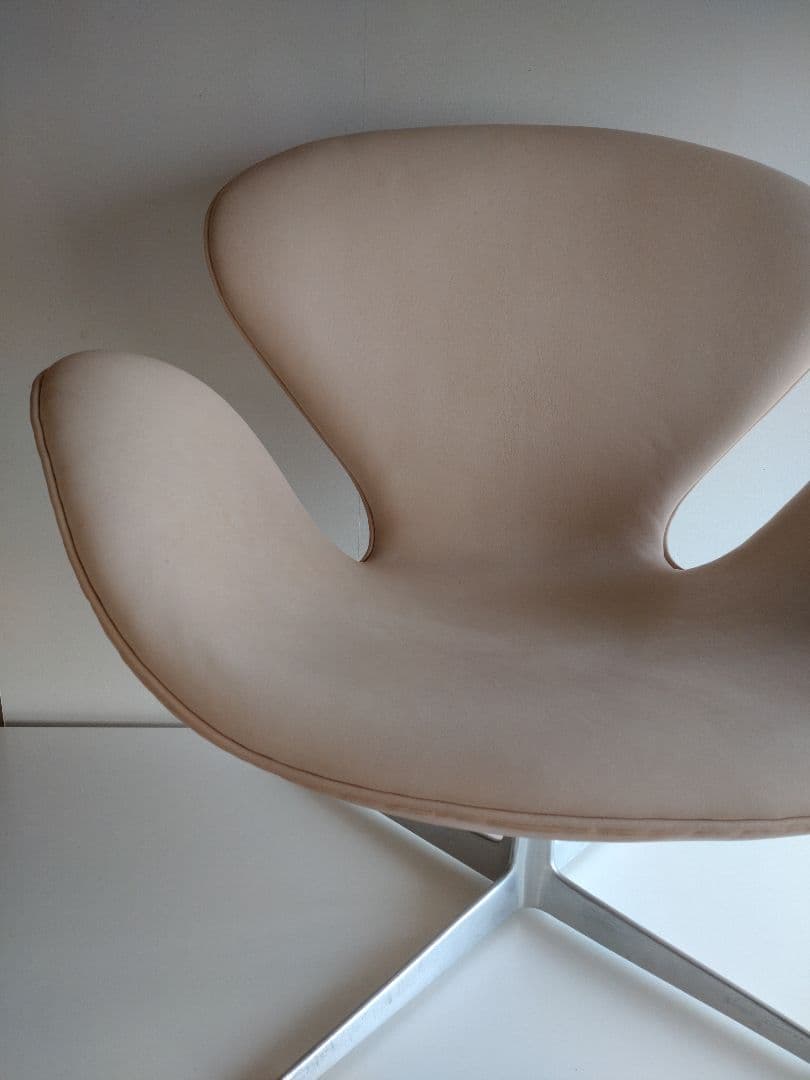 スワンチェア フリッツハンセン ナチュラルレザー フルベジタブルタンニン ヌメ革