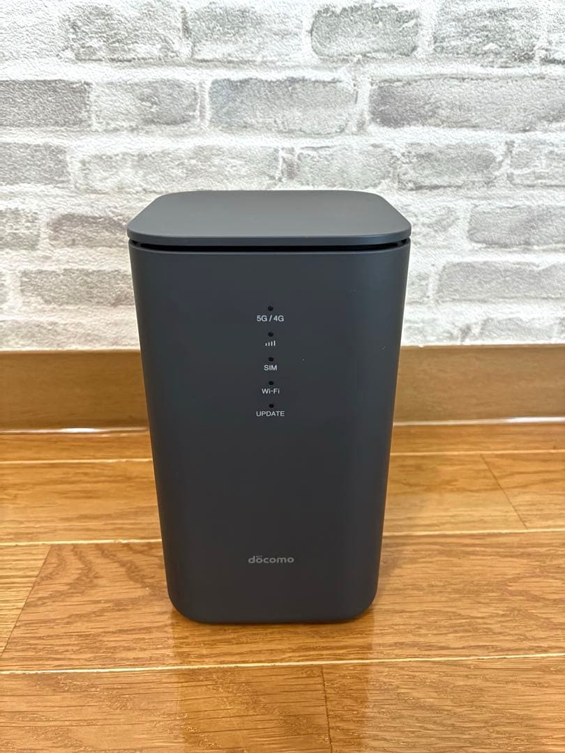 【美品】 docomo 5G HR02 ホームルーター