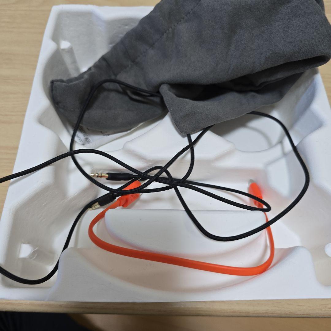 JBL LIVE 770 NC　ブラック