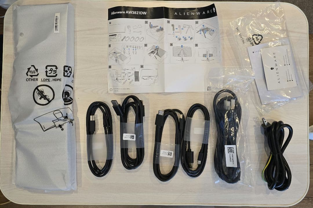 Dell ALIENWARE AW3821DW 37.5インチ曲面モニター