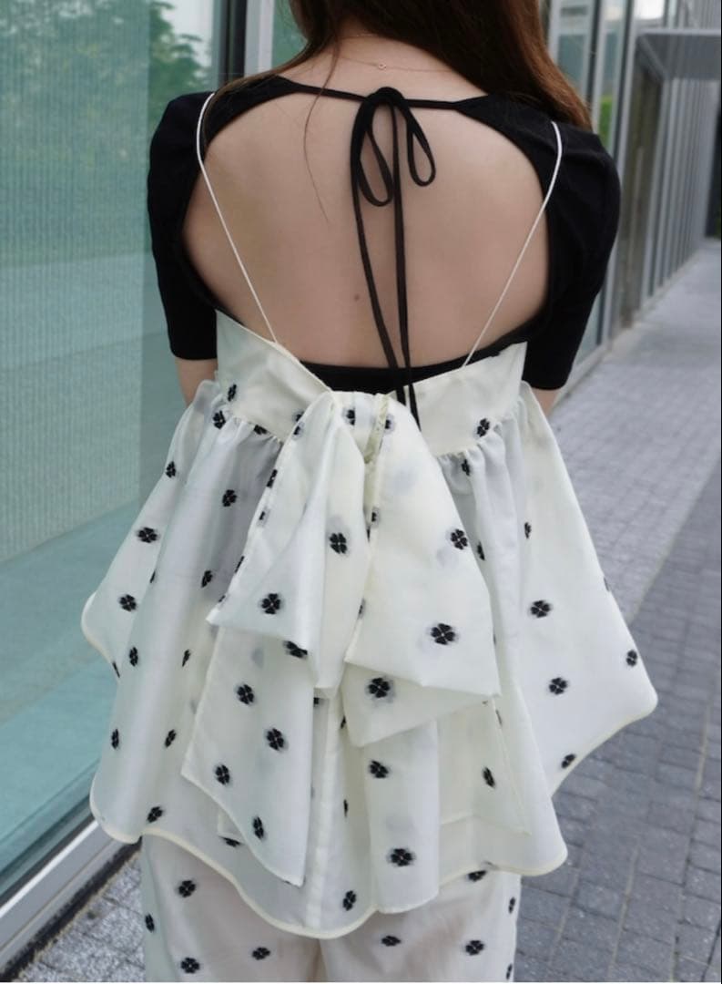 【新品タグ付き】HYEON clover cami / off white