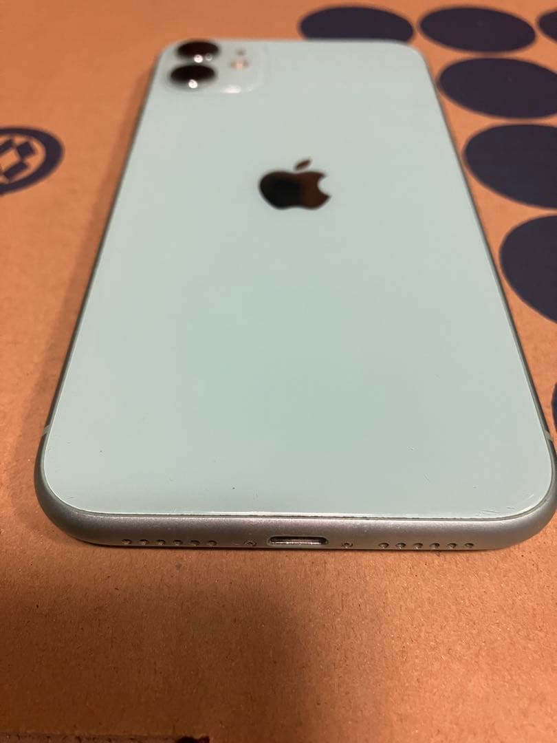 Apple iPhone 11 ミントグリーン (Face ID 使えません)