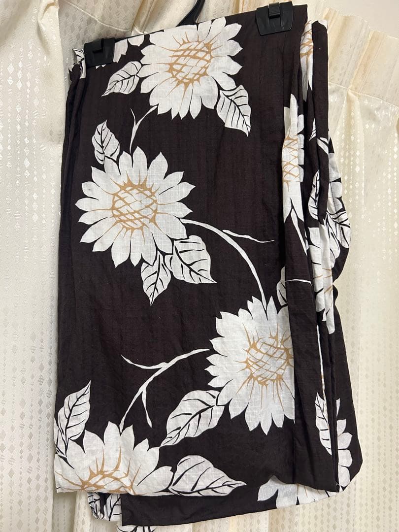 超美品　utatane ウタタネ 浴衣3点セット 焦げ茶に向日葵