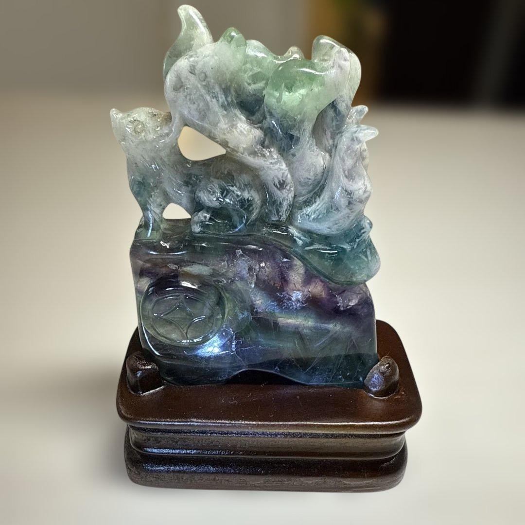 九尾　フェザーフローライト　狐　台座付　貴重　美品　新品