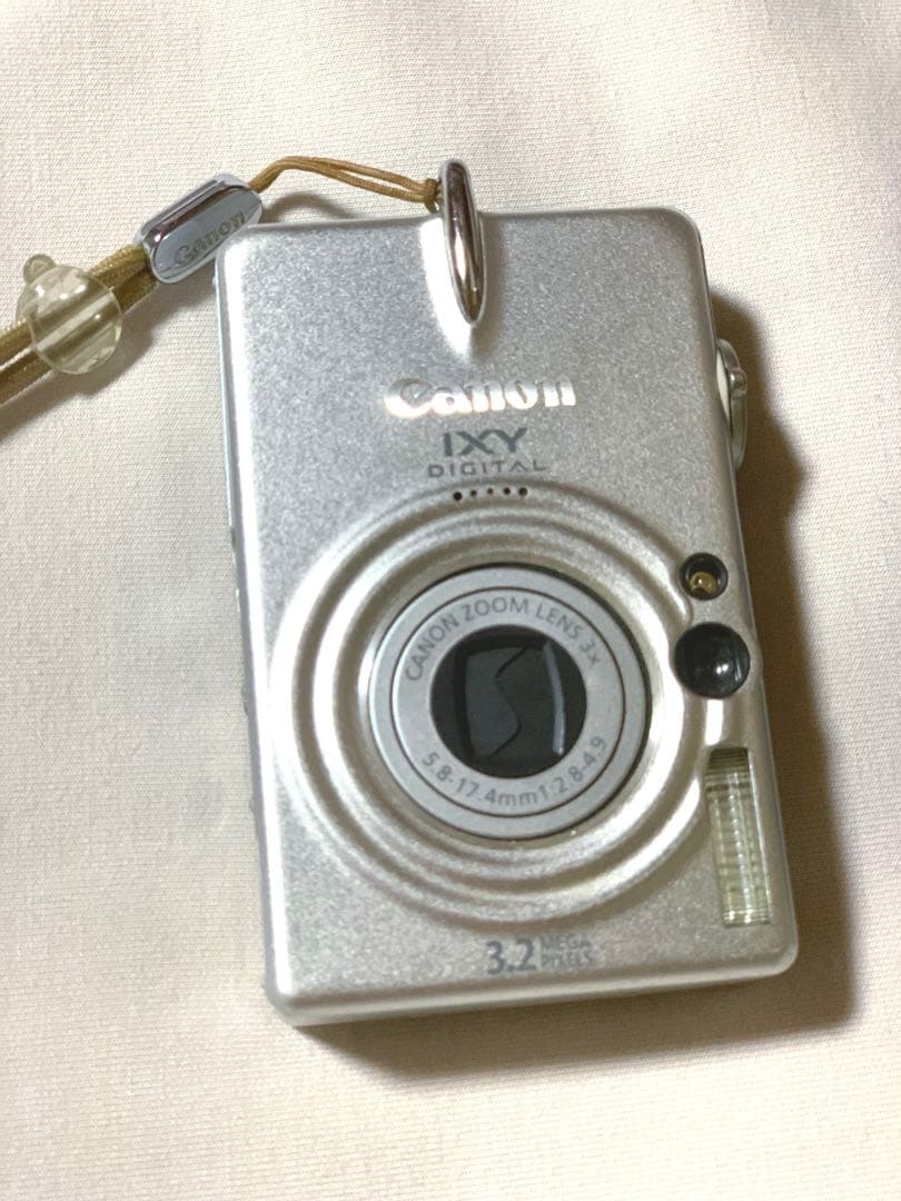canon IXYデジタルカメラ